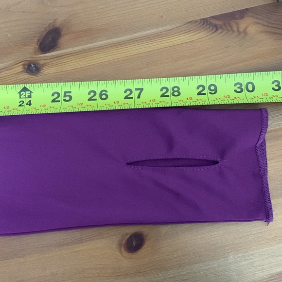 Jofit NWT Performance Wear Top w UPF 50, long sleeve w holes for your thumb - Picture 7 of 10